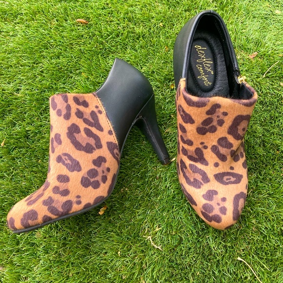 dexflex comfort Shoes - New Dexflex comfort leopard booties 5 shoes heels